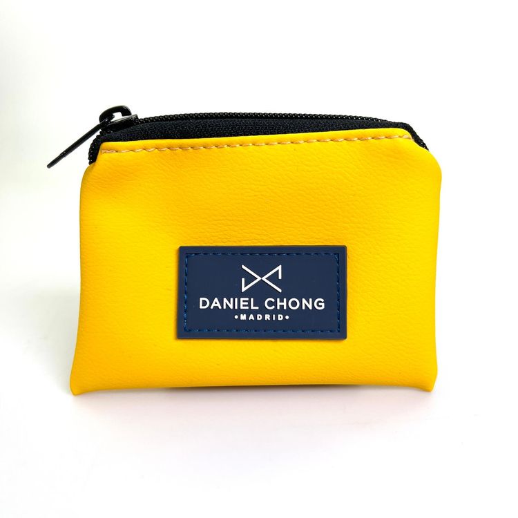Monedero Impermeable Amarillo image 1