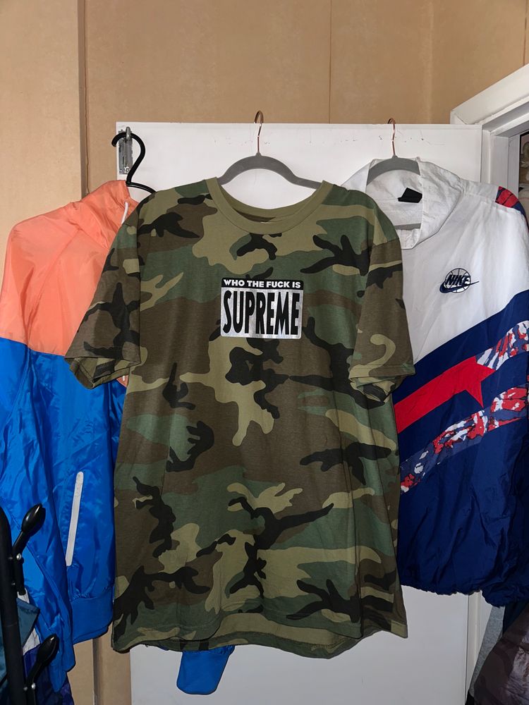 camouflage t-shirt with text print