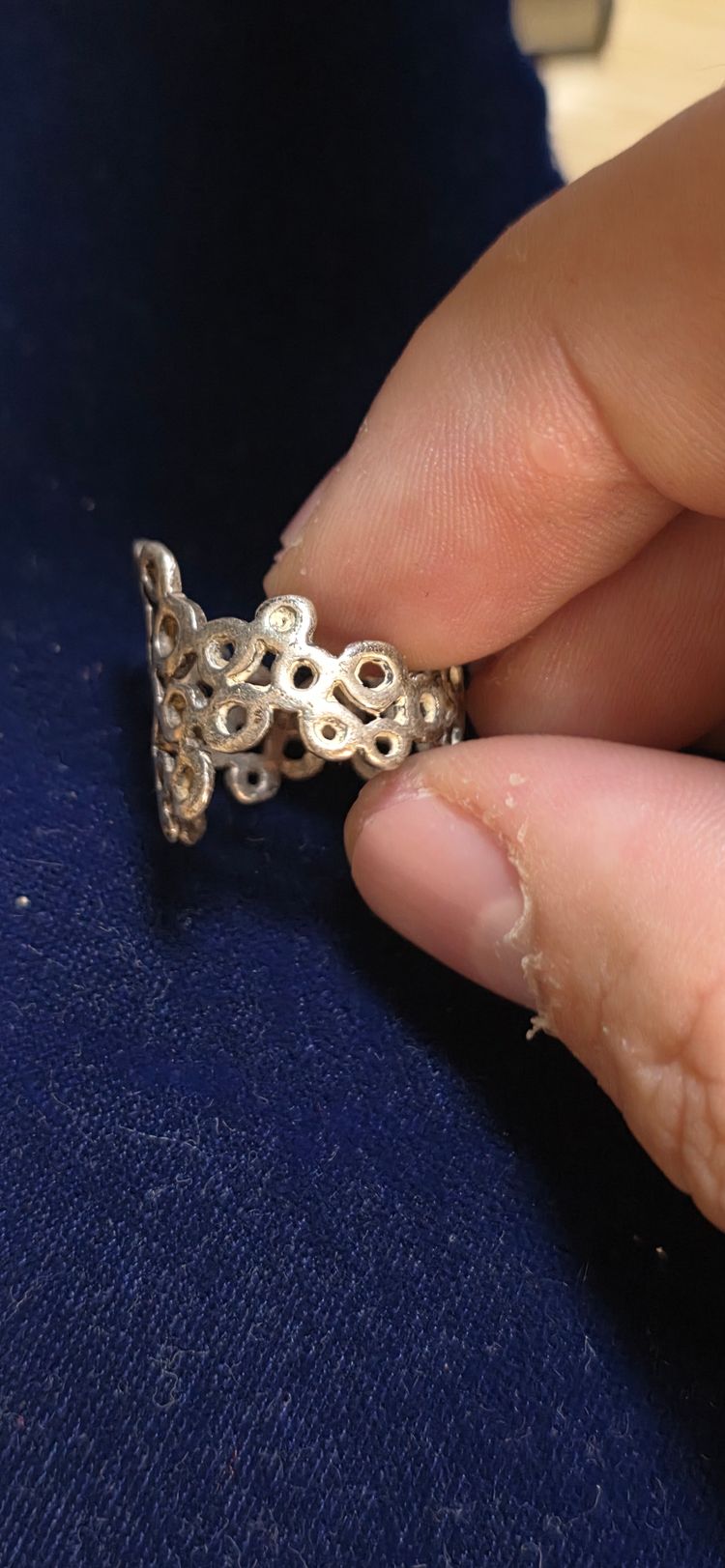 £20,  925 sterling Silver Openwork Ring size O image 3