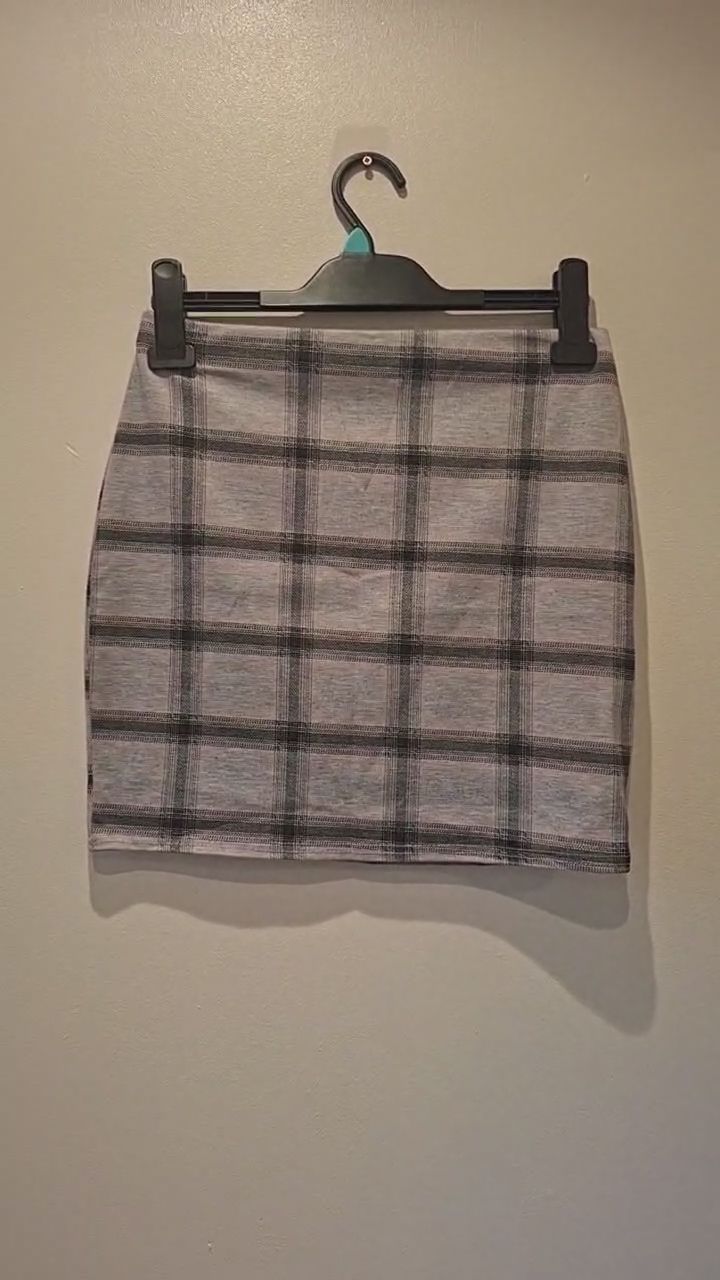 New Look Mini Gtey Tartan Skirt image 1