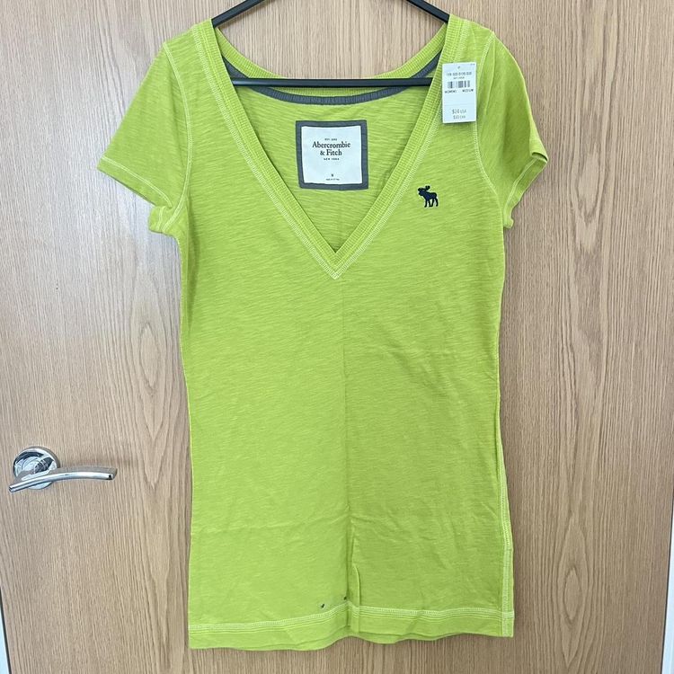 Abercrombie & Fitch Women's Green T-shirt imagen 4