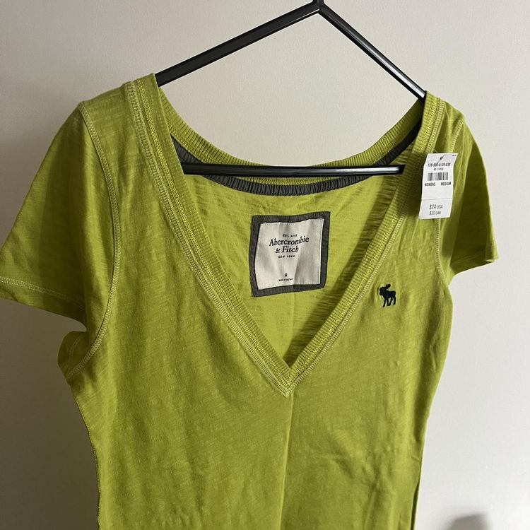 Abercrombie & Fitch Women's Green T-shirt imagen 2