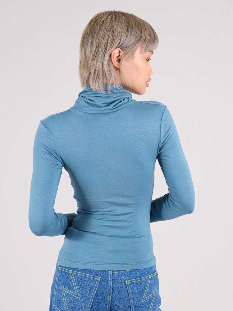 Tangle Gathered Turtleneck, Upcycled Cotton, in Turquoise imagen 4