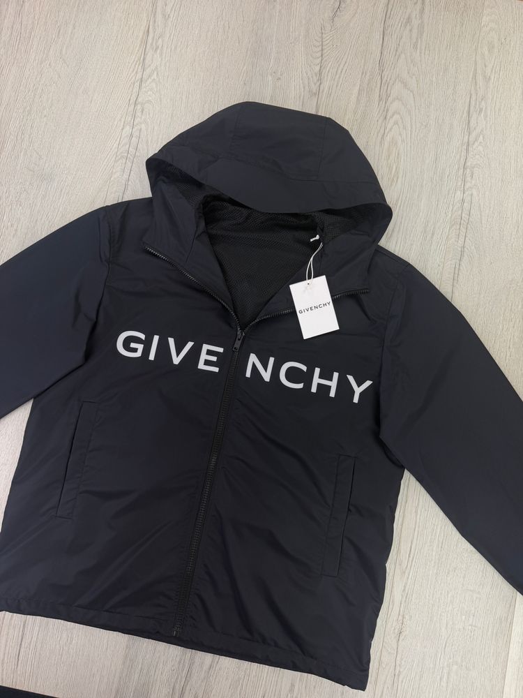 Givenchy Men’s Black Zip-up Windbreaker Jacket - 44 (S/M) obraz 9