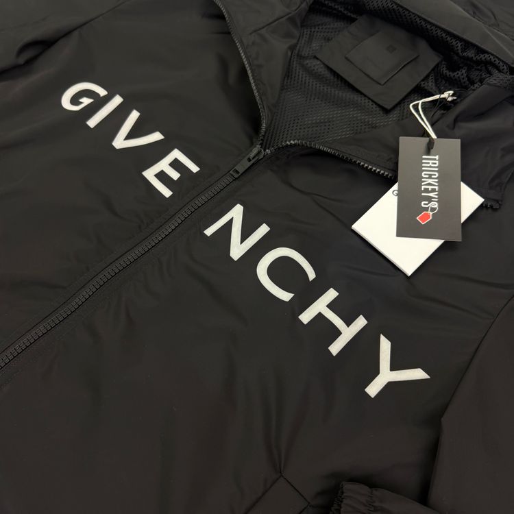 Givenchy Men’s Black Zip-up Windbreaker Jacket - 44 (S/M) obraz 2