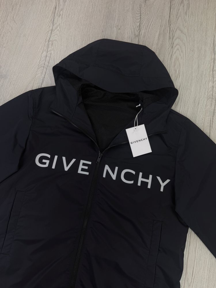 Givenchy Men’s Black Zip-up Windbreaker Jacket - 44 (S/M) obraz 8