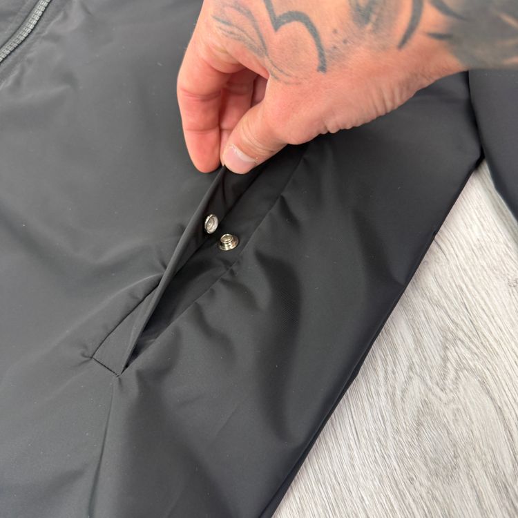 Givenchy Men’s Black Zip-up Windbreaker Jacket - 44 (S/M) obraz 7