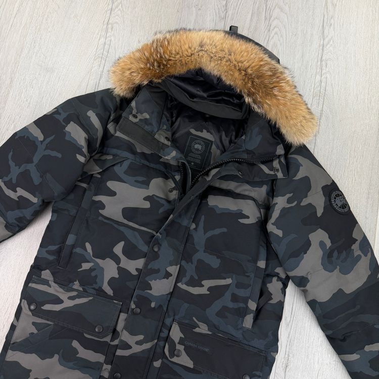 Immagine di Canada Goose Men’s Black Badge Camo Emory Parker Jacket - Large 4