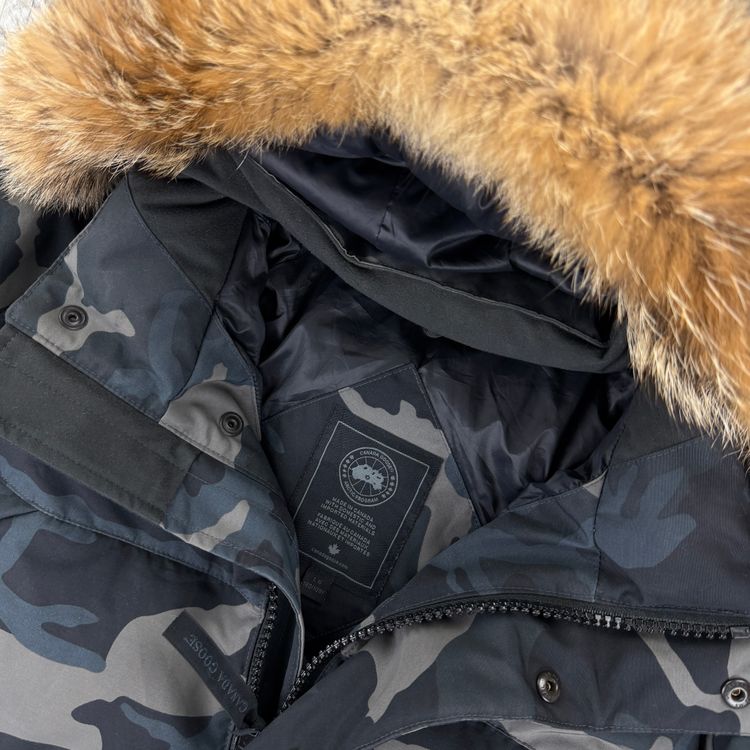Immagine di Canada Goose Men’s Black Badge Camo Emory Parker Jacket - Large 7