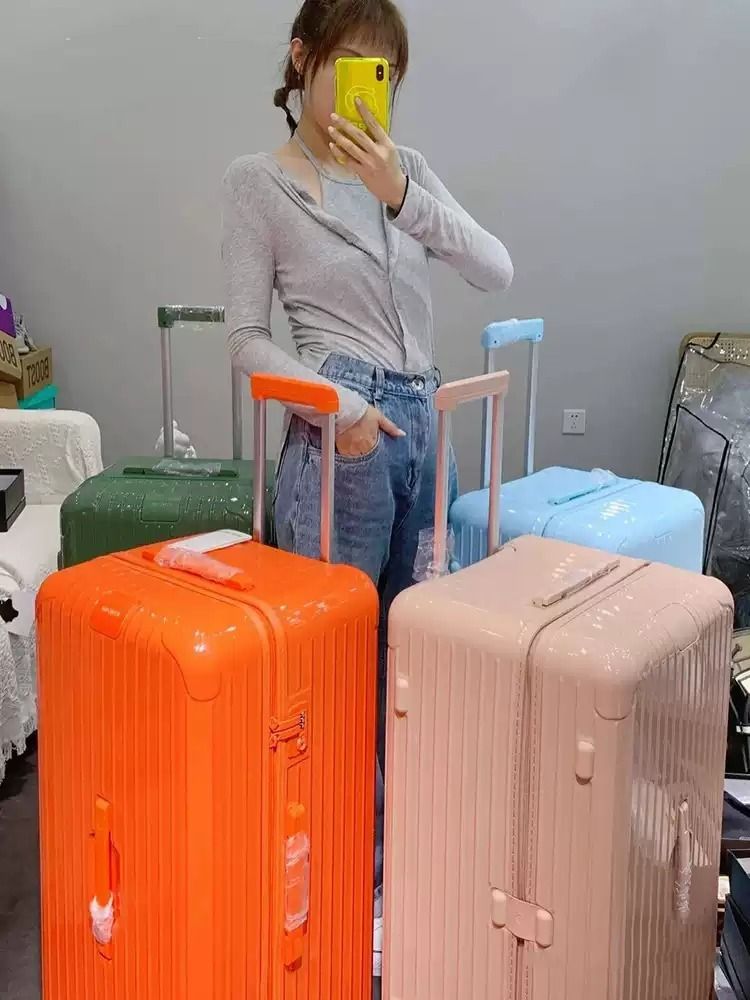Hard Shell Rolling Suitcase imagen 1