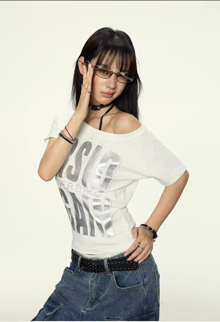 White Off-Shoulder Graphic T-ShirtPrivate high-end customization 5