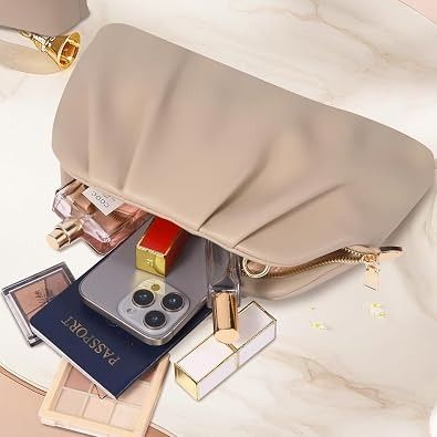 Beige Clutch Bag With Gold Chain imagen 2
