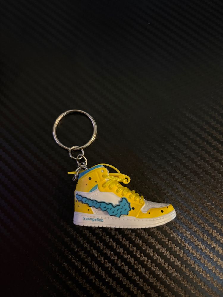 Nike jordans Sneaker Keychains including pair and box image 3