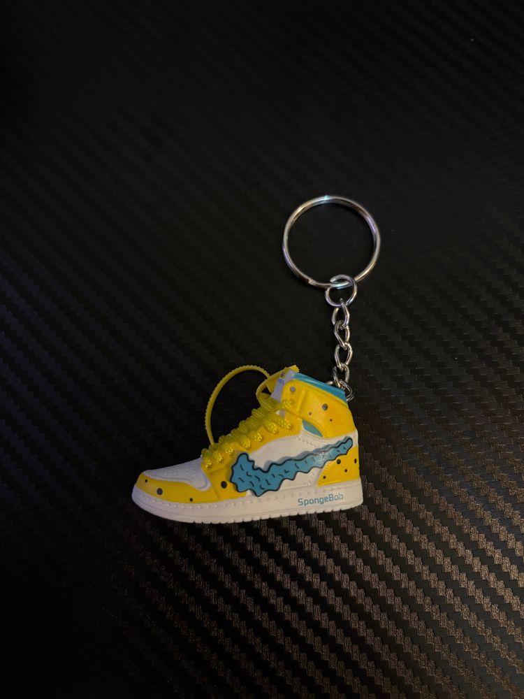 Nike jordans Sneaker Keychains including pair and box image 2