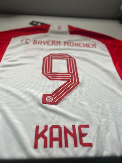 Bayern Munich 2023 24 Size Large Home Shirt Brand New With Tags Kane 9