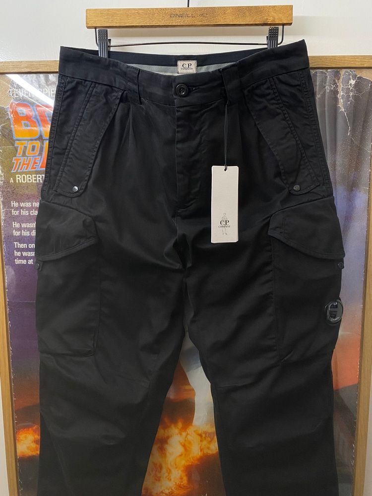 SS2023 C.P. Company Stretch Sateen Loose Fit Lensed Cargo Trousers image 1