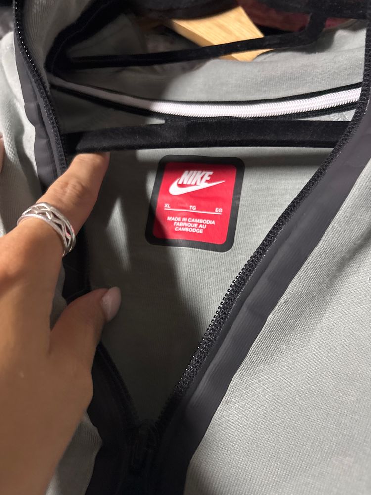 Nike Grey Pullover Sweatshirt image 2