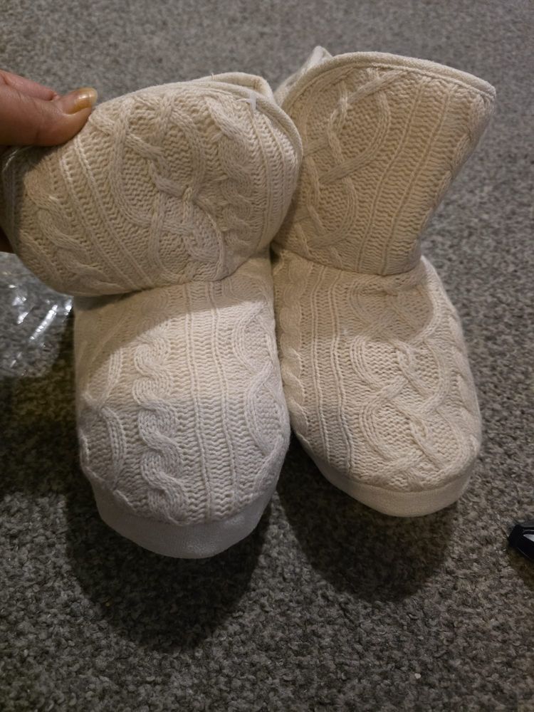 Cream Cable Knit Slippers