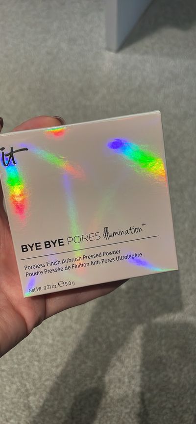 It Bye Bye Pores Illumination Poreless Finish Airbrush Pressed Powder