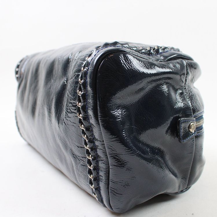 Immagine di Chanel Luxe Ligne Bowler Bag In Vernice 12