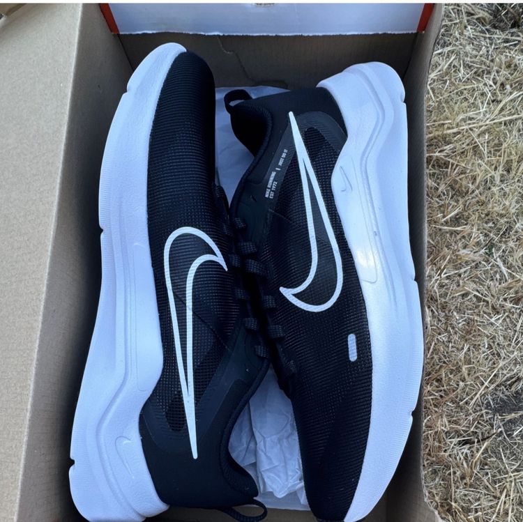 Nike Downshifter 12 Running Shoes 7.5 imagen 5