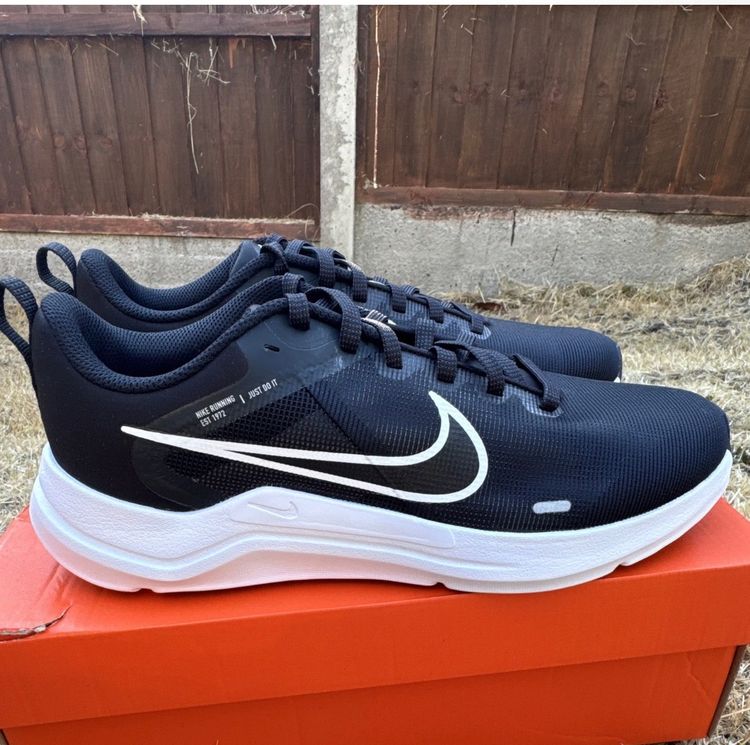 Nike Downshifter 12 Running Shoes 7.5 imagen 3
