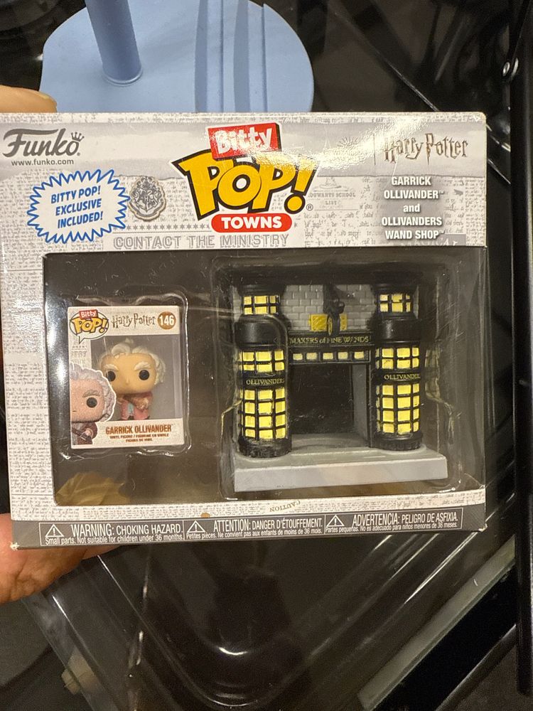 Funko Pop! Harry Potter Garrick Ollivander And Ollivanders Wand Shop 4