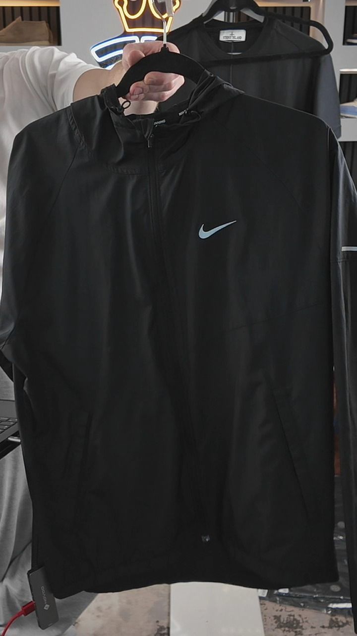 Nike Nike Windrunner Black product image