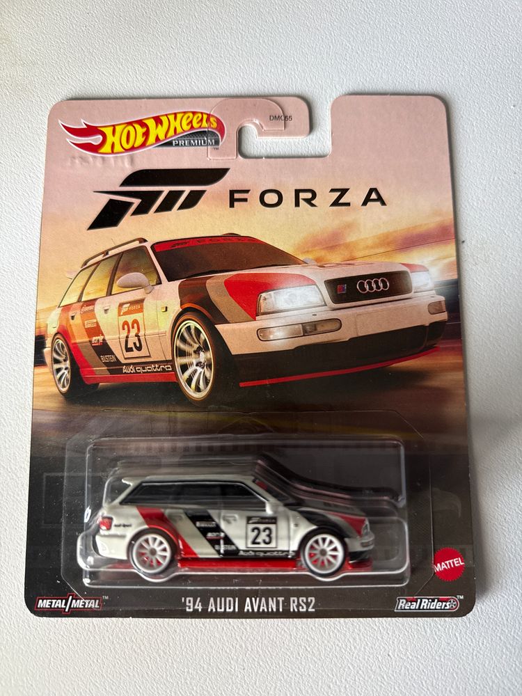 Hot Wheels Premium 94 Audi Avant Rs2 Die-Cast Car