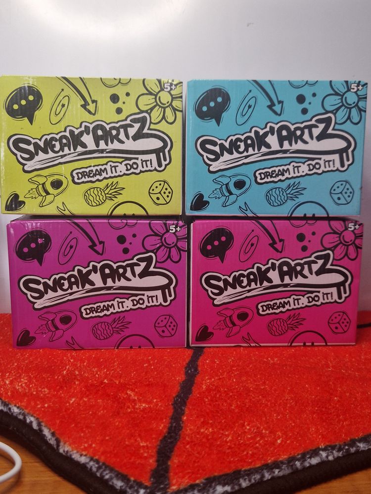 Sneak'Artz Collectible Sneaker Figurines