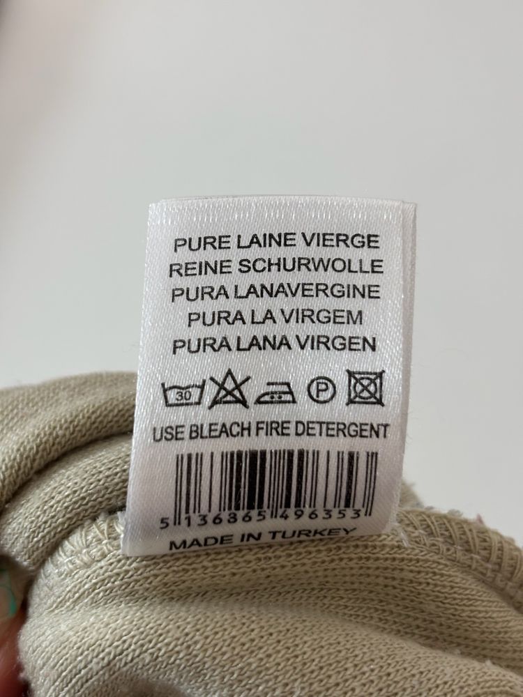 Polo Ralph Lauren Beige V-Neck Sweater imagen 6