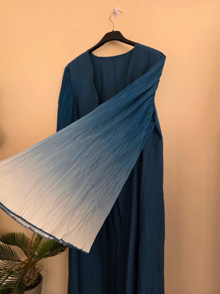 🌊 Teal Blue Ombré Pleated Bell Sleeve Open Abaya / Kimono Cover-Up (One Size) 💙 imagen 5