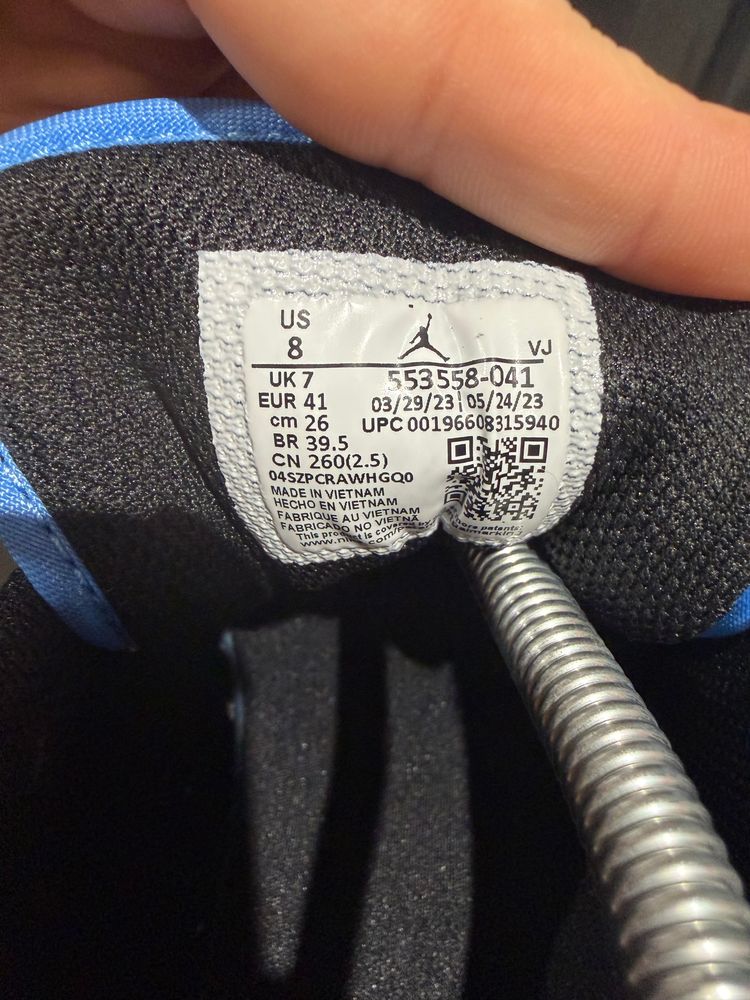 Jordan 1 Low Black University Blue UK 7 imagen 5