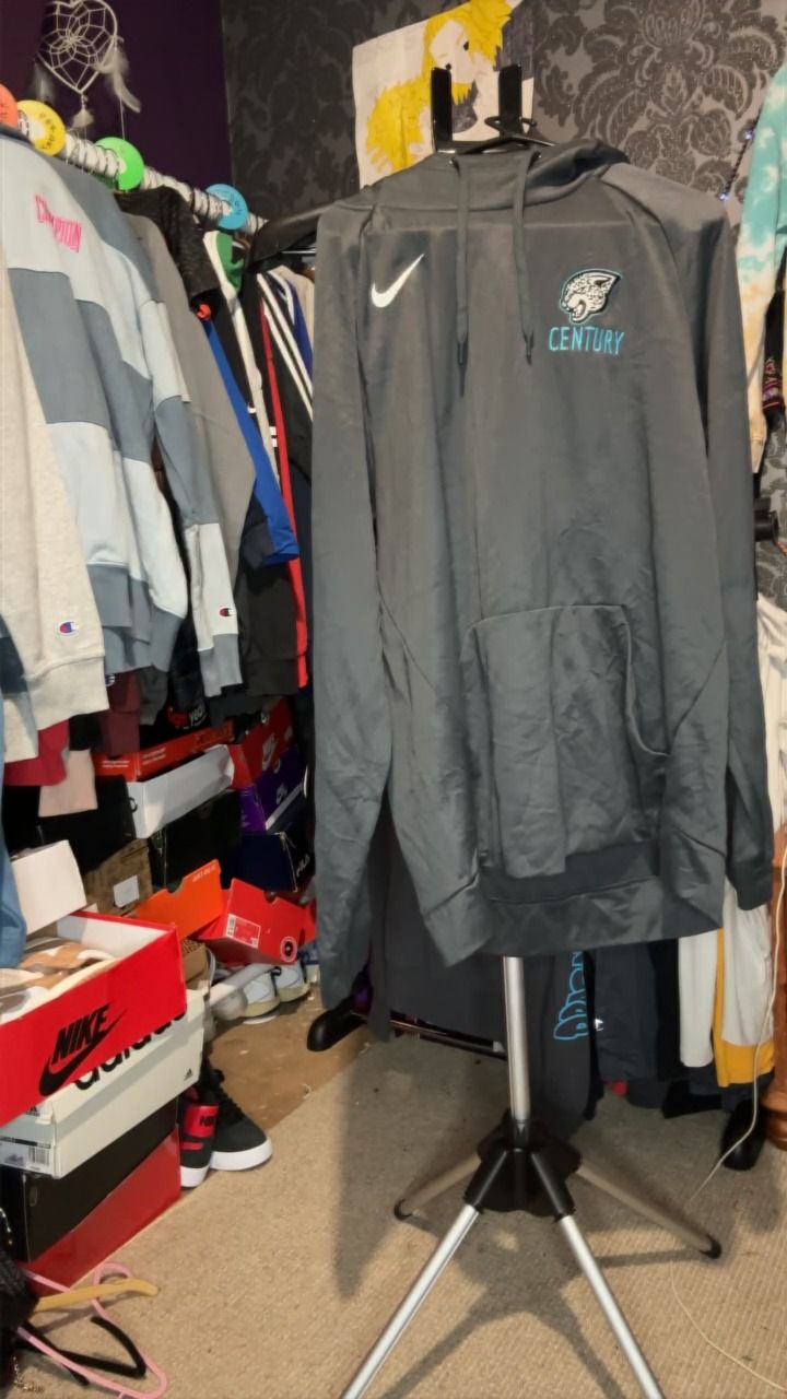 Nike nike dri fit hoodie size medium product image