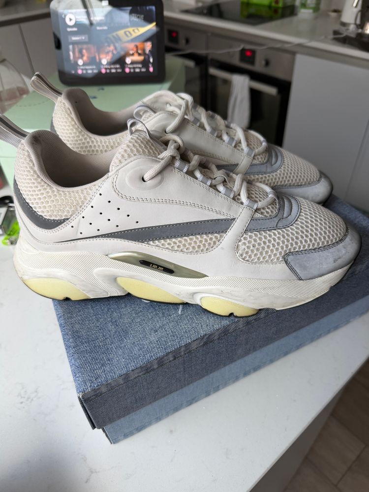 Dior B22 White And Grey Sneakers