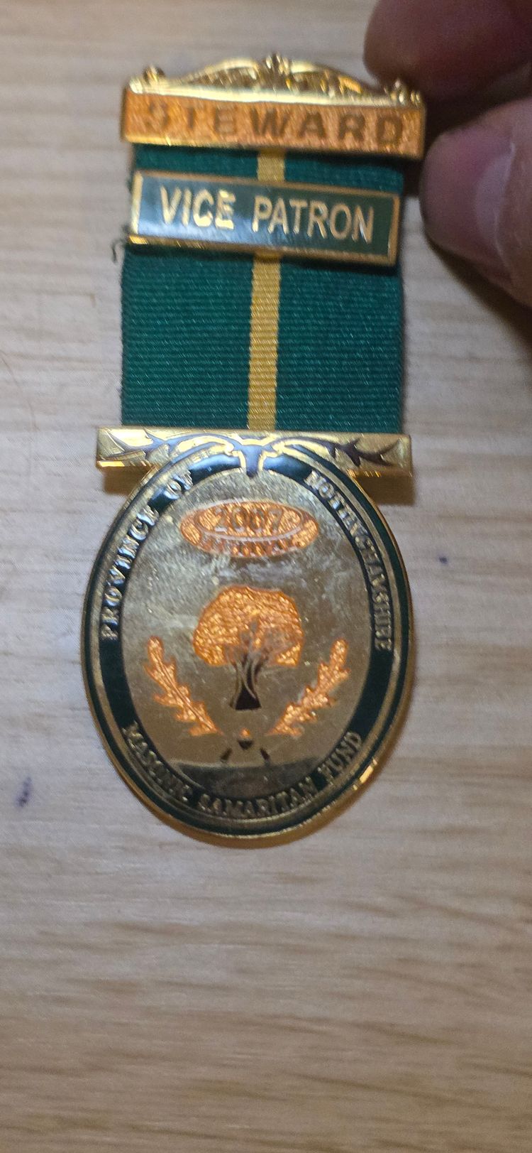 Masonic Samaritan Fund Medal With Steward And Vice Patron Bars imagen 2