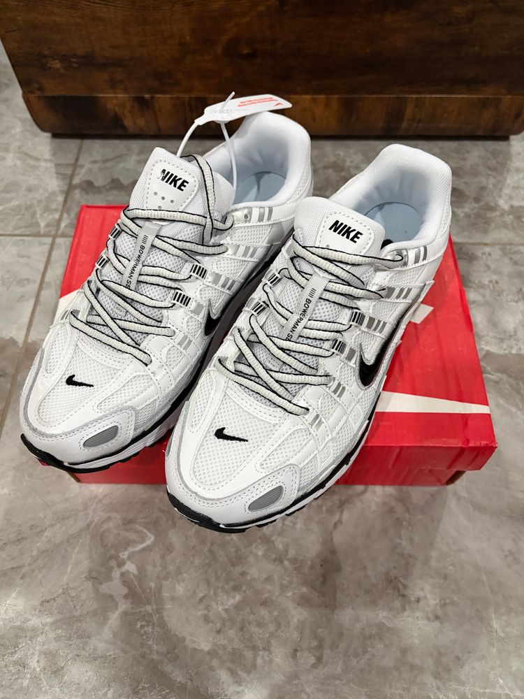 Nike White And Black Sneakers image 5