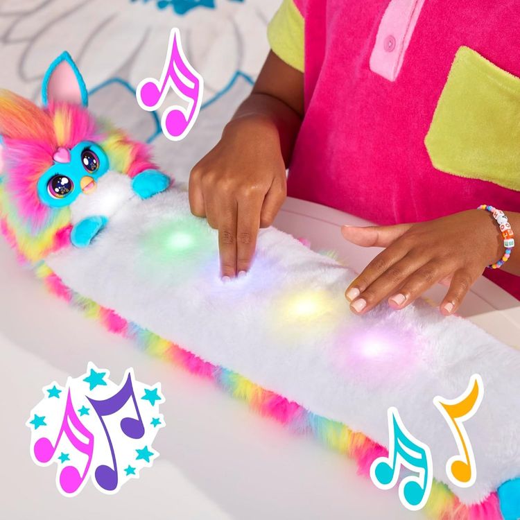 Immagine di DJ Furby Rainbow Interactive Plush 7