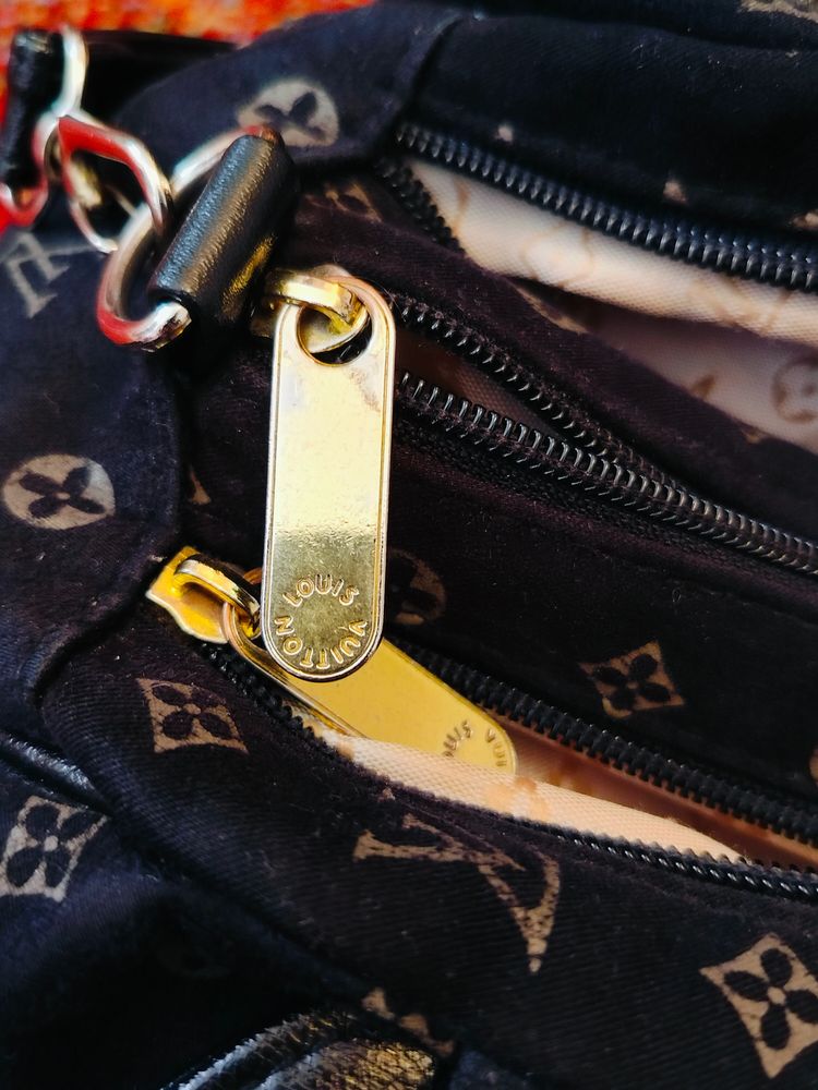 Louis Vuitton Handbag image 7