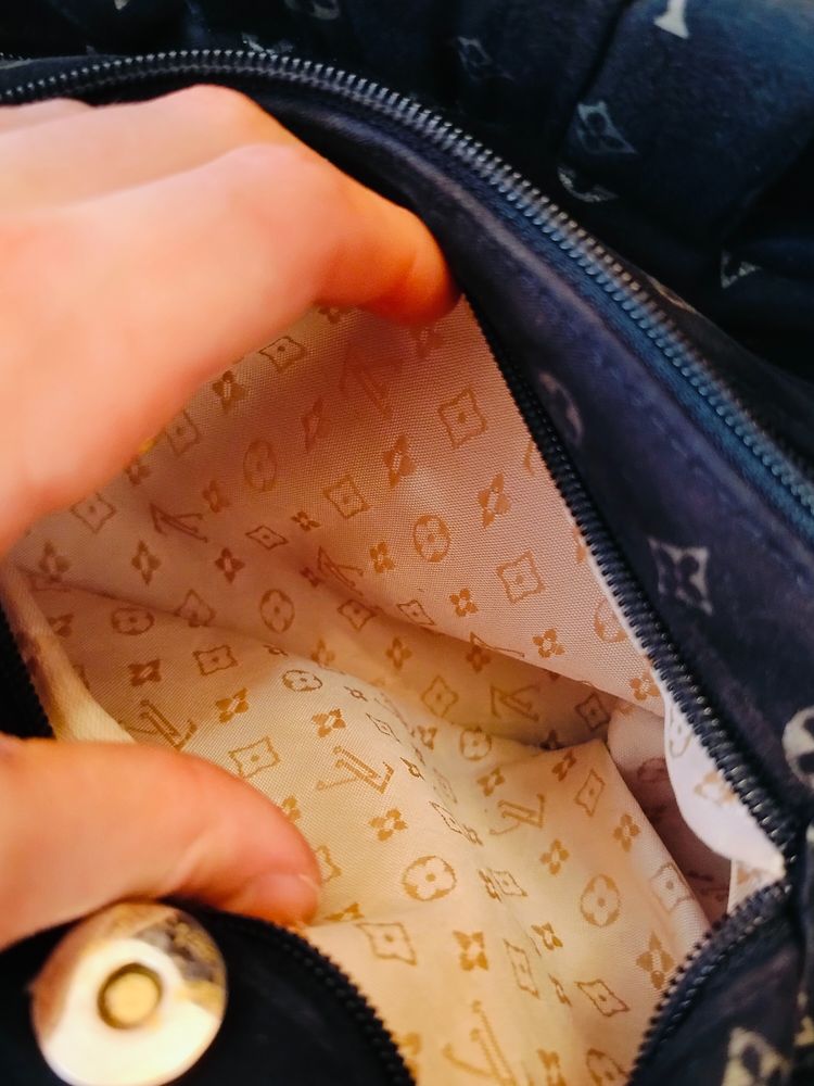 Louis Vuitton Handbag image 3