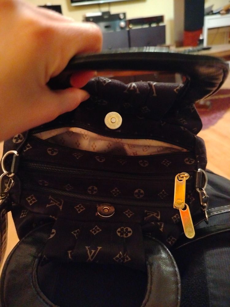 Louis Vuitton Handbag image 4