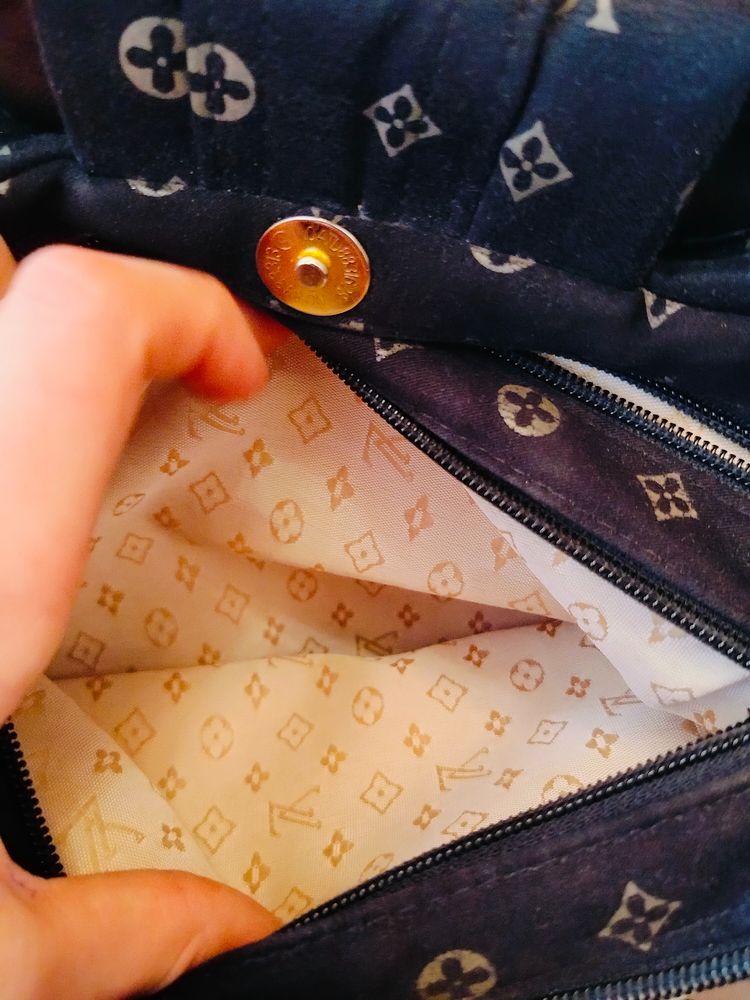 Louis Vuitton Handbag image 5