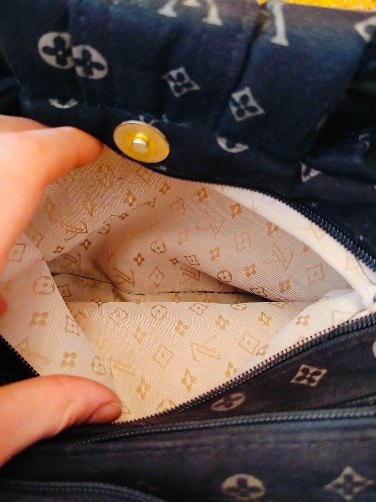 Louis Vuitton Handbag image 2
