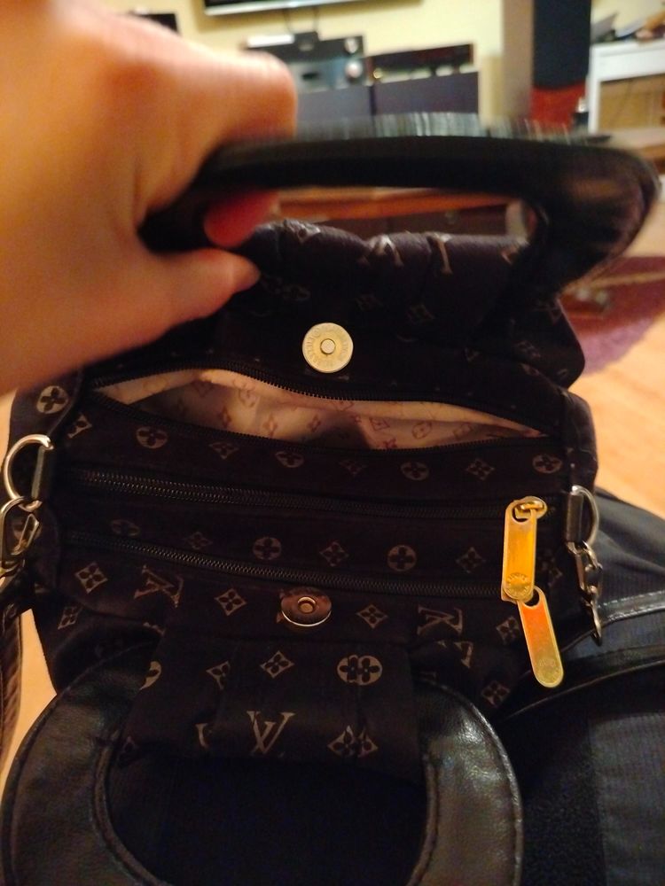 Louis Vuitton Handbag image 6