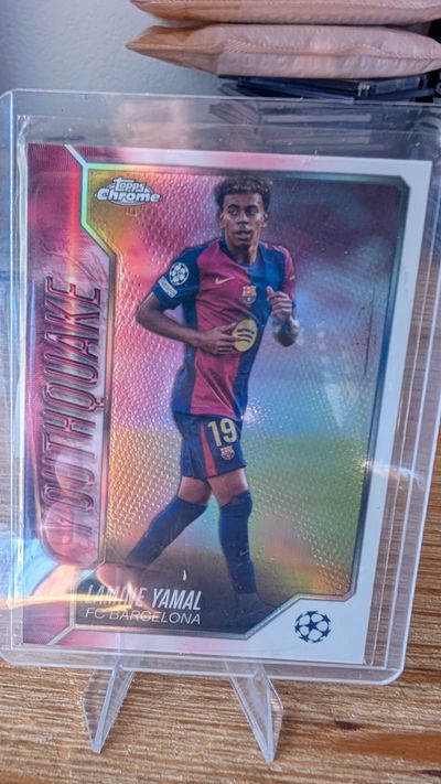 Lamine Yamal Youthquake FC Barcelona Rookie Insert
