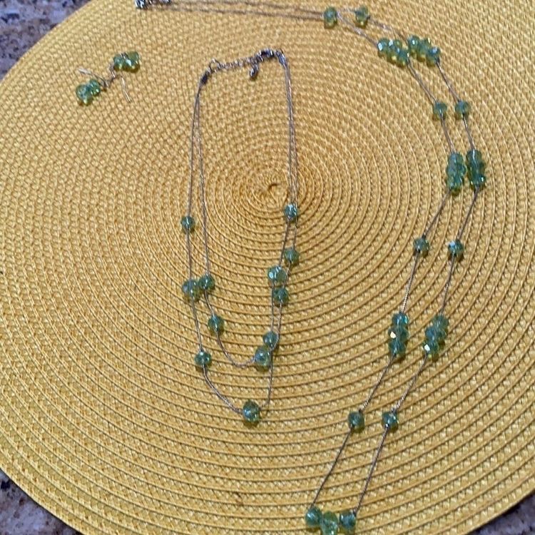 Green Bead Necklace And Earrings Set imagen 2