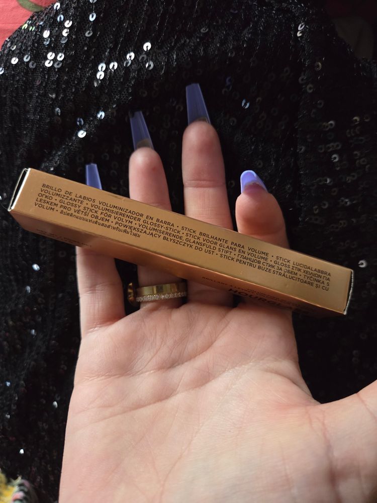 Hourglass Volumizing Glossy Stick image 2