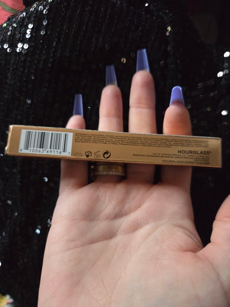 Hourglass Volumizing Glossy Stick image 3