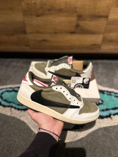 Nike Air Jordan 1 Travis Scott “Medium Olive” U.K. 10