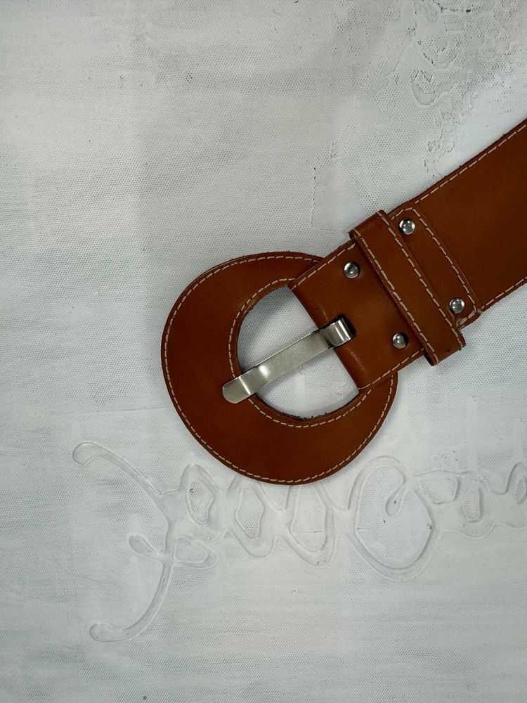 vintage edit: indie sleaze | brown leather belt with buckle detail image 4
